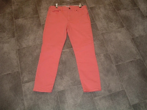 Size 10r white stuff coral - 10r,