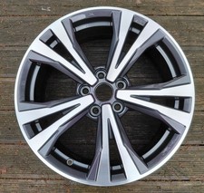 1 GENUINE NISSAN QASHQAI