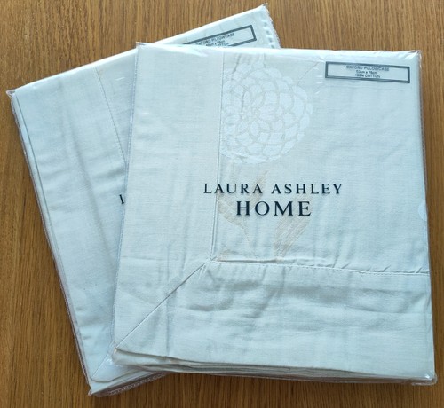 Laura ashley kerria - laura,