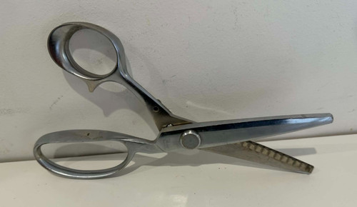 Vintage canary pinking - pinking, shears