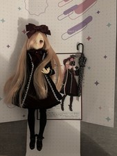 AZONE DOLL