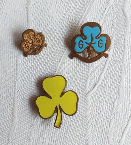 Vintage girl guide pin - 3x,