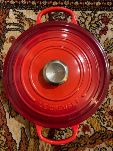 Creuset signature cast iron - creuset,