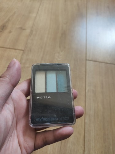 Face cosmetics stop and - face,