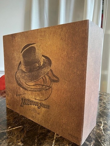 Hot toys indiana jones raiders - toys,