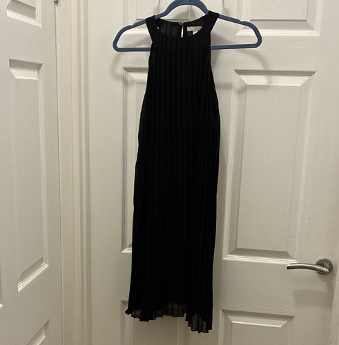 Black pleated square - h&m,