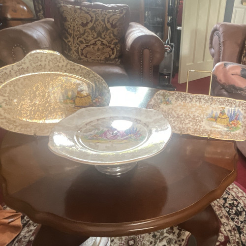 Lady crinoline cake - stand, /