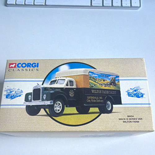 Corgi classics mack - 1:50,