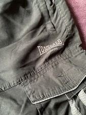 Lonsdale Men 3/4  Shorts / Black / Used 