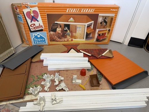 Vintage sindy doll garage - vintage,