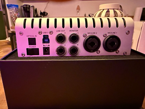 Universal audio apollo - audio,