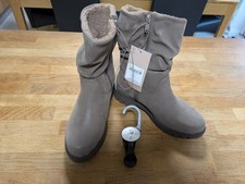 NEW Ladies Tu Beige Fleece Lined Warm Winter Boots Size 3