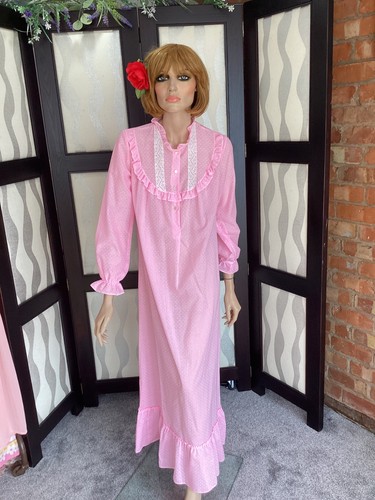 Vintage 1970s pink - vintage, nightdress