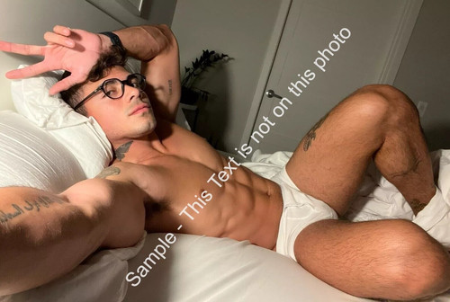 Nude muscular gay man naked - muscular,