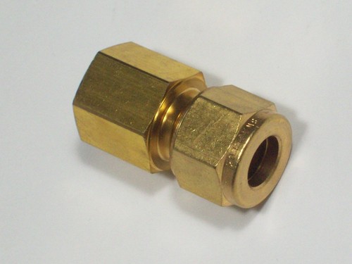 Swagelok brass connector - swagelok,
