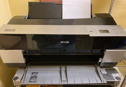 Almost new epson - almost, pro