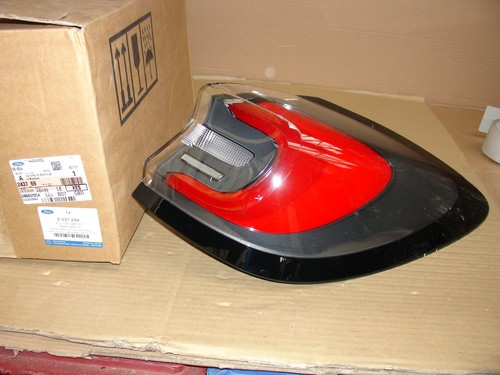 2437269 rear right tail light - rear,