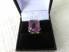 VINTAGE, HEAVY, 18CT YELLOW GOLD & LARGE AMETHYST RING, SIZE J 1/2, 5.12gs
