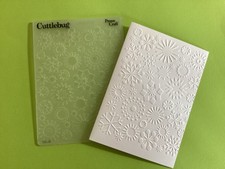 Cuttlebug Embossing Folder - Snowflakes - 6” x 4”