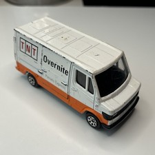 CORGI MERCEDES 207D VAN TNT OVERNITE PARCELS EXPRESS C576/9 VINTAGE 1980 DIECAST