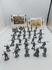 A Call to Arms 1:32 Scale Plastic Soldiers x 32 Royalist V Parliament Regiment