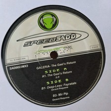 Galeria / Deep-Less – The