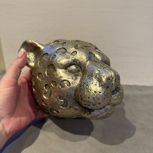 Leopards head wall - wall, sculpture
