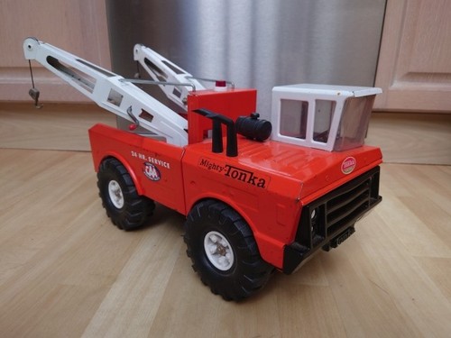 Tonka mighty wrecker - tonka, truck