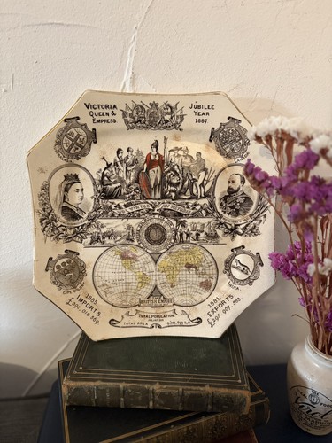 Antique hexagonal queen - antique,