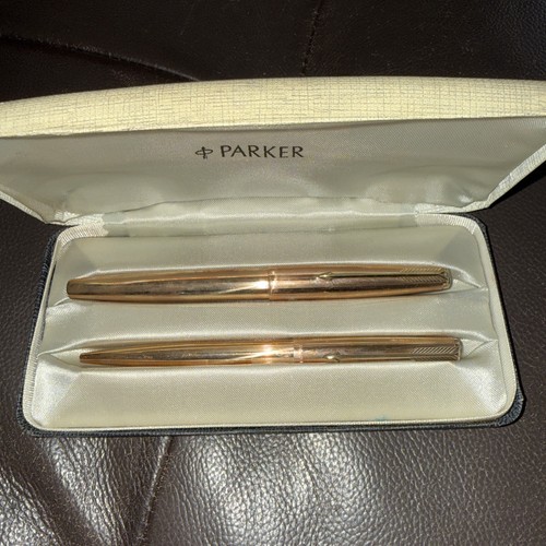Parker gold plated fountain - gold,