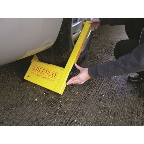Milenco compact wheel clamp - milenco,