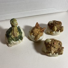 Dinosaur Collectables Ceramic Hatchlings Eggs - possibly from a craft set? NP078