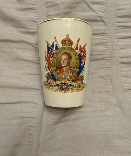 Royal memorabilia king - royal,