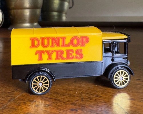 Corgi aec van - van, dunlop
