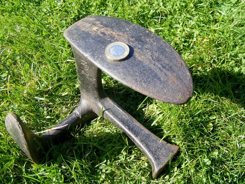 Cast iron cobbler - iron, shoe