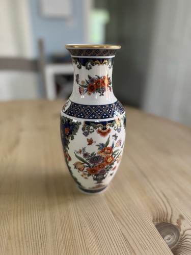 Japanese porcelain vase - porcelain,