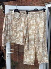 BNWOT TU BEIGE & CREAM PRINT