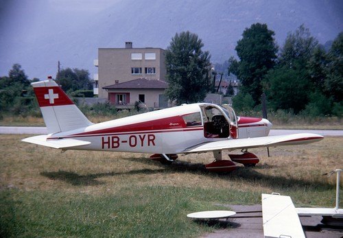 Piper cherokee oyr at - piper, hb-oyr,
