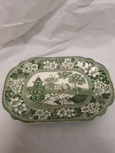 Midwinter gravy dish hand - r,