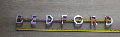 Bedford series lorry badge - s,