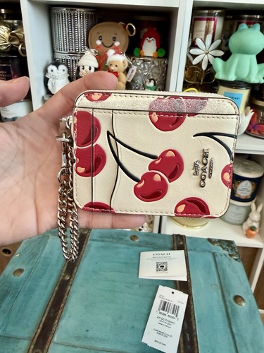 Coach nwt zip card case - card,