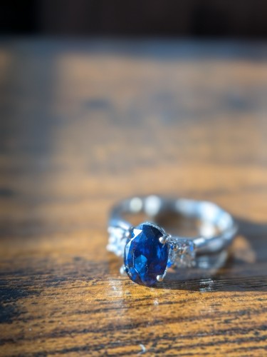 06ct oval blue - sapphire, &