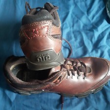 Clarks Brown Leather Active Air Gore-tex Size 7. Lace Up.