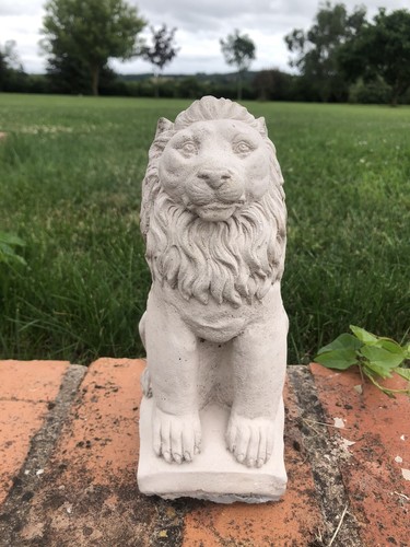 Small lion garden ornament - small,