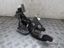 Renault Clio Clutch Pedal / Box Assembly 01137260 MK4 0.9 Petrol 2013-2020B