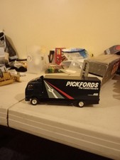 CORGI - 59541 VOLVO 4 WHEEL RIGID LORRY - PICKFORDS New!