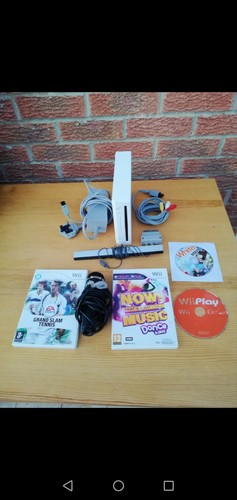 White nintendo wii console - white,