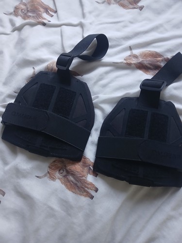 Gear shoulder pads black - d.m,