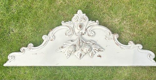 Large fabulous french - fabulous, pediment