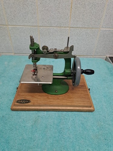 Vintage cased miniature - cased, hand